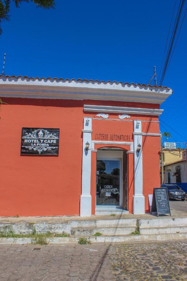Hotel Y Cafe Ixmati Suchitoto Eksteriør bilde