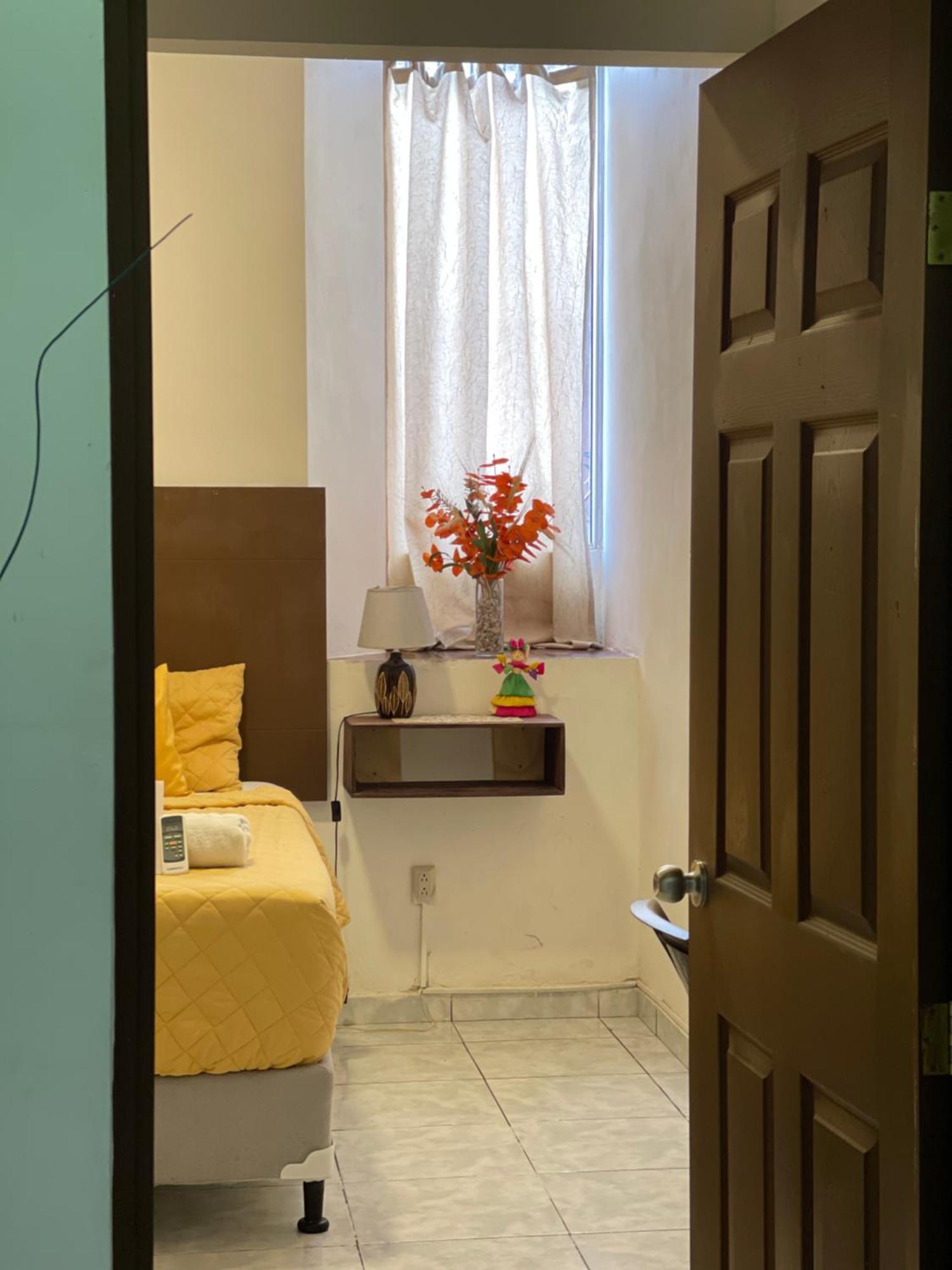 Hotel Y Cafe Ixmati Suchitoto Eksteriør bilde
