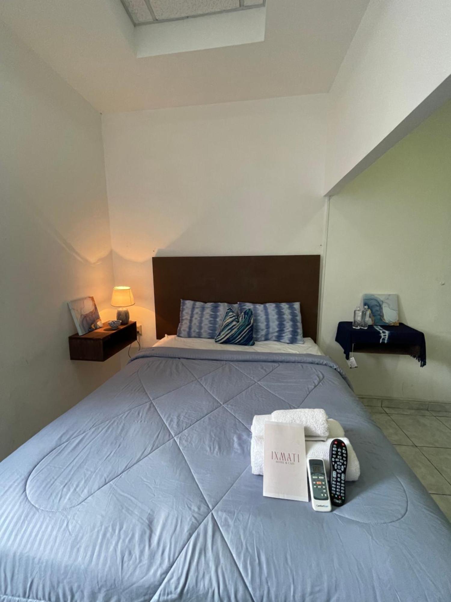 Hotel Y Cafe Ixmati Suchitoto Eksteriør bilde