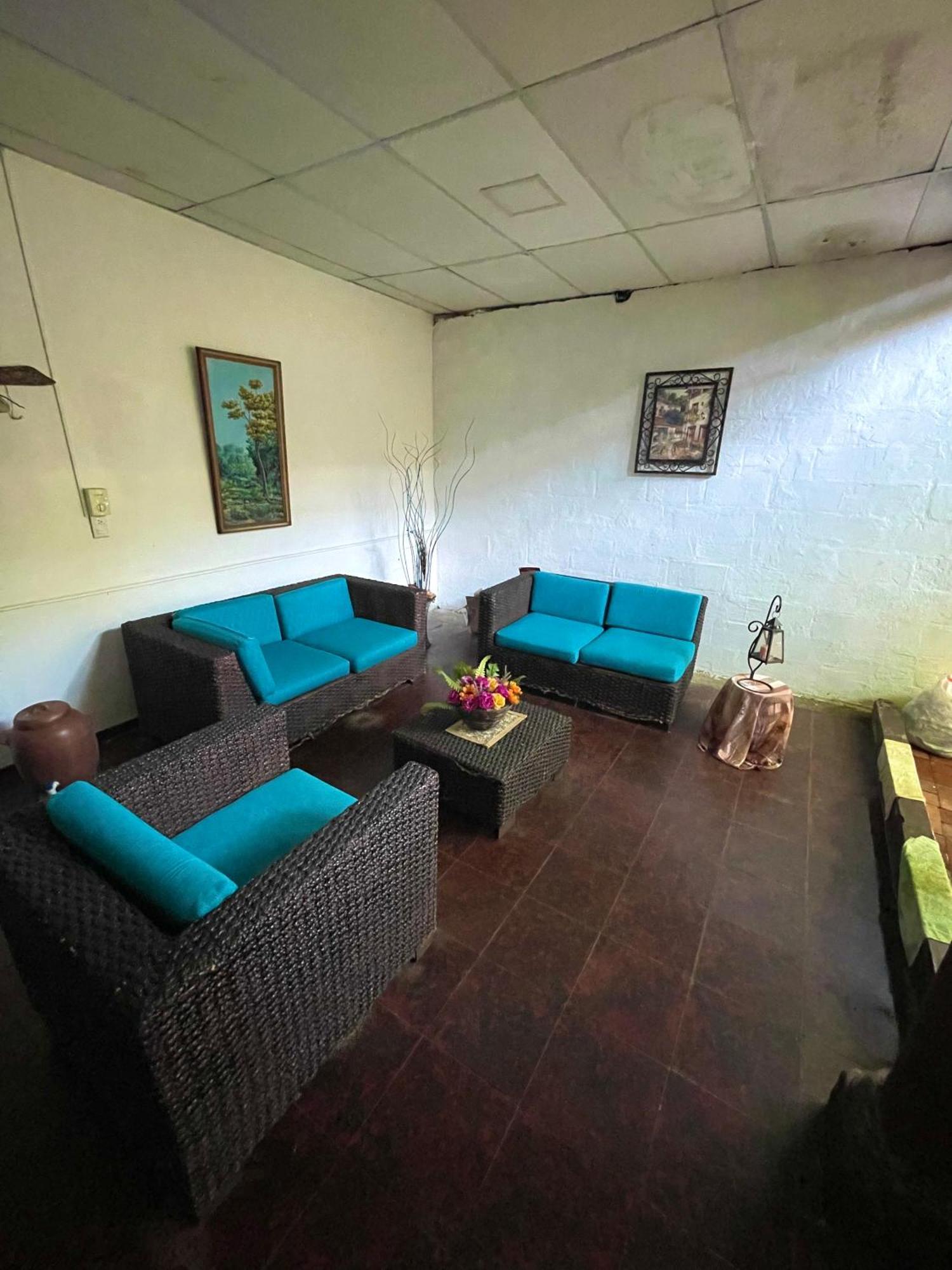Hotel Y Cafe Ixmati Suchitoto Eksteriør bilde