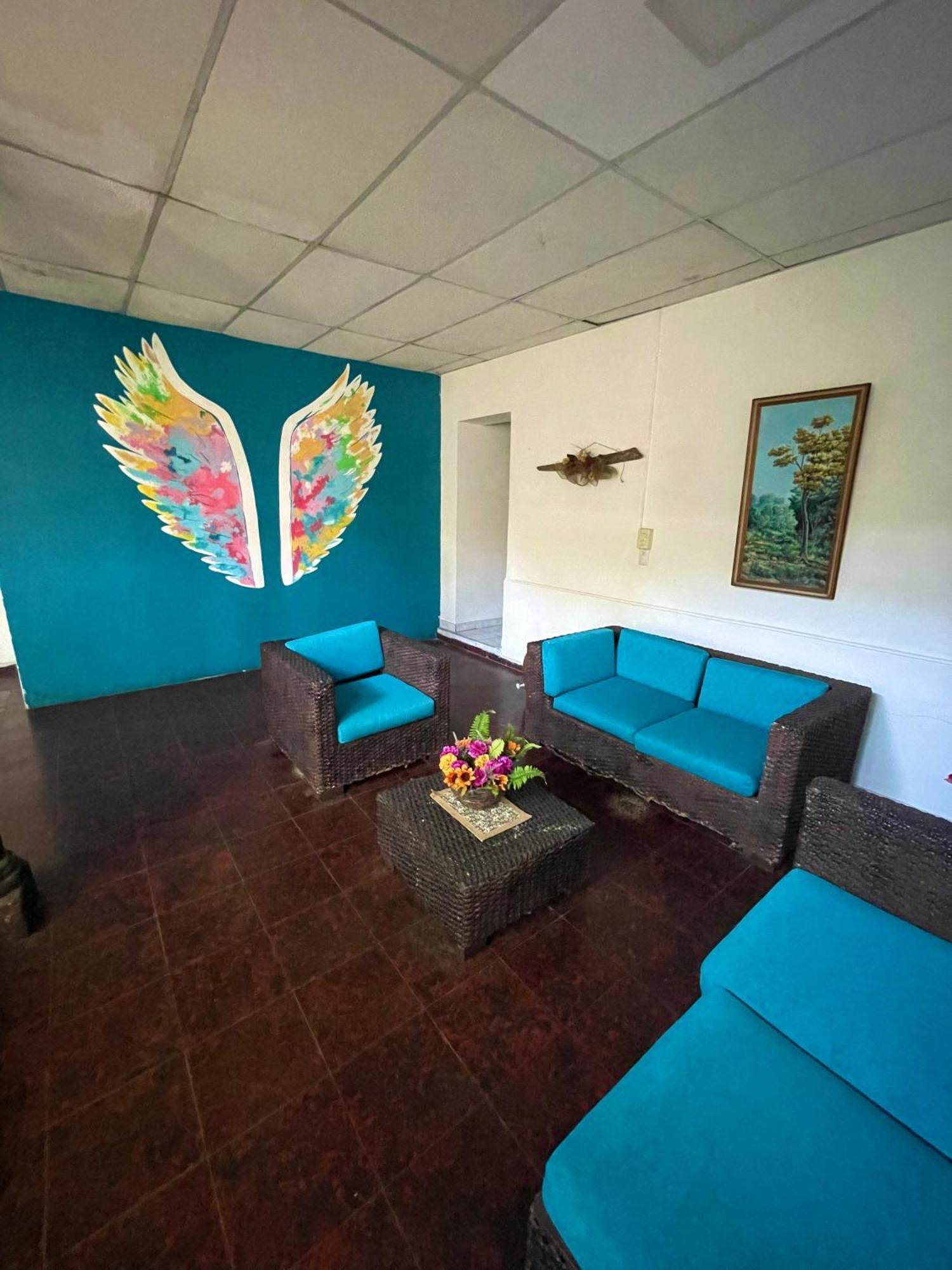 Hotel Y Cafe Ixmati Suchitoto Eksteriør bilde