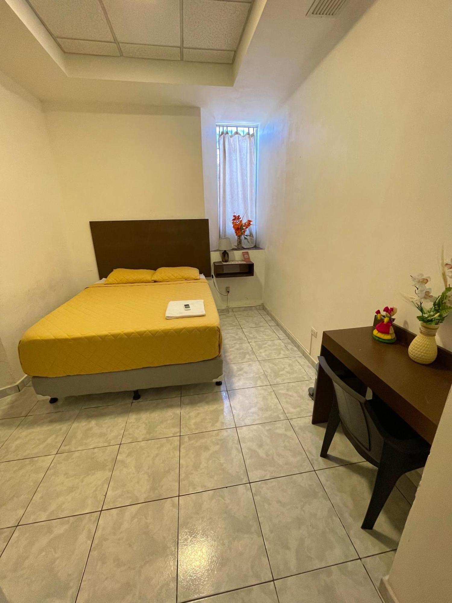 Hotel Y Cafe Ixmati Suchitoto Eksteriør bilde