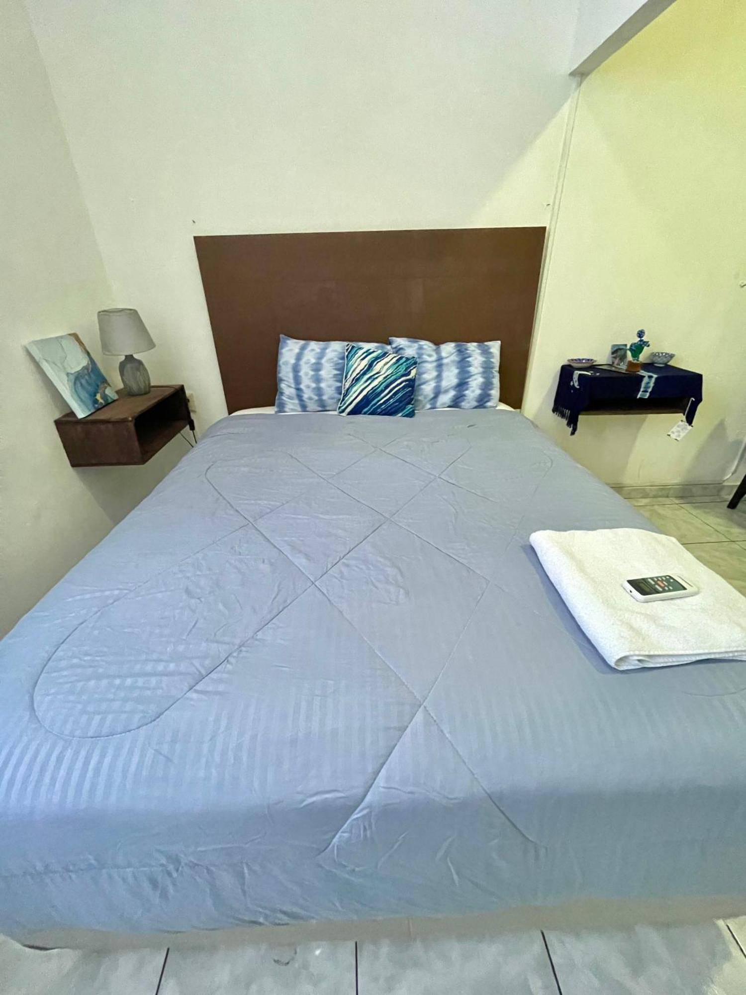 Hotel Y Cafe Ixmati Suchitoto Eksteriør bilde